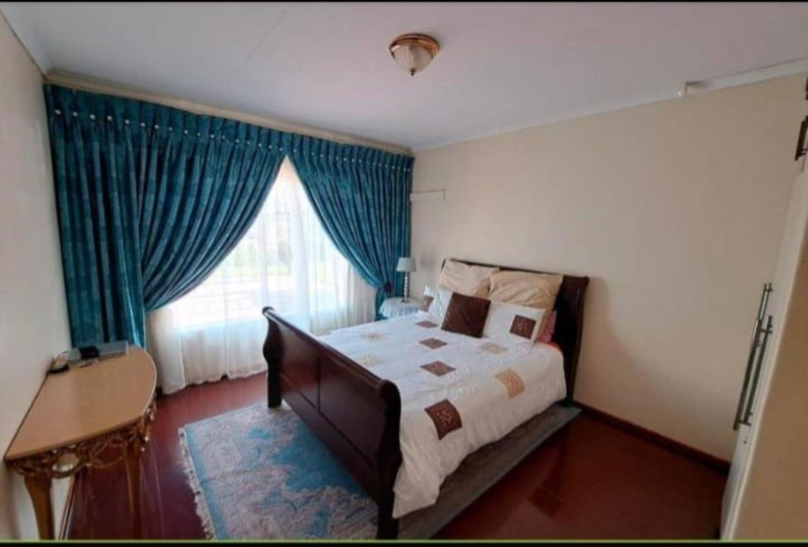 5 Bedroom Property for Sale in Mmabatho Unit 6 North West